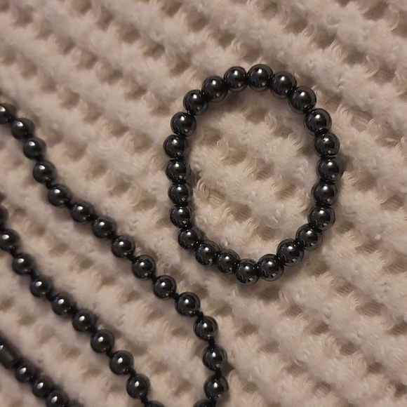 Hematite Necklaces, Bracelet & Earrings - Picture 3 of 5